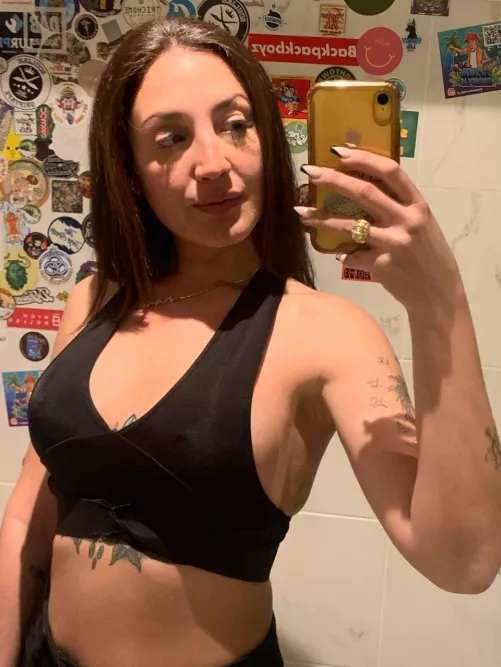 thoughts about my top. does it suits me?