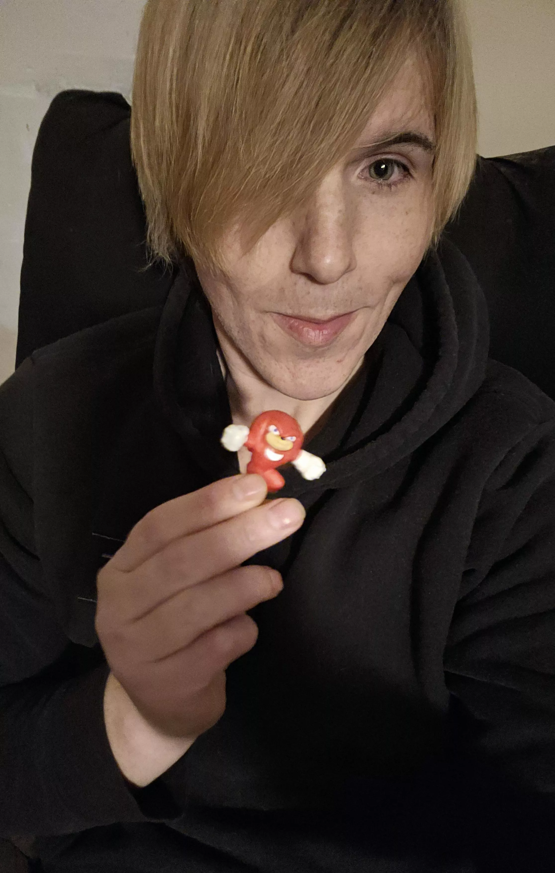 Ugandan Knuckles vs Ugly Sonic, who are you picking? 