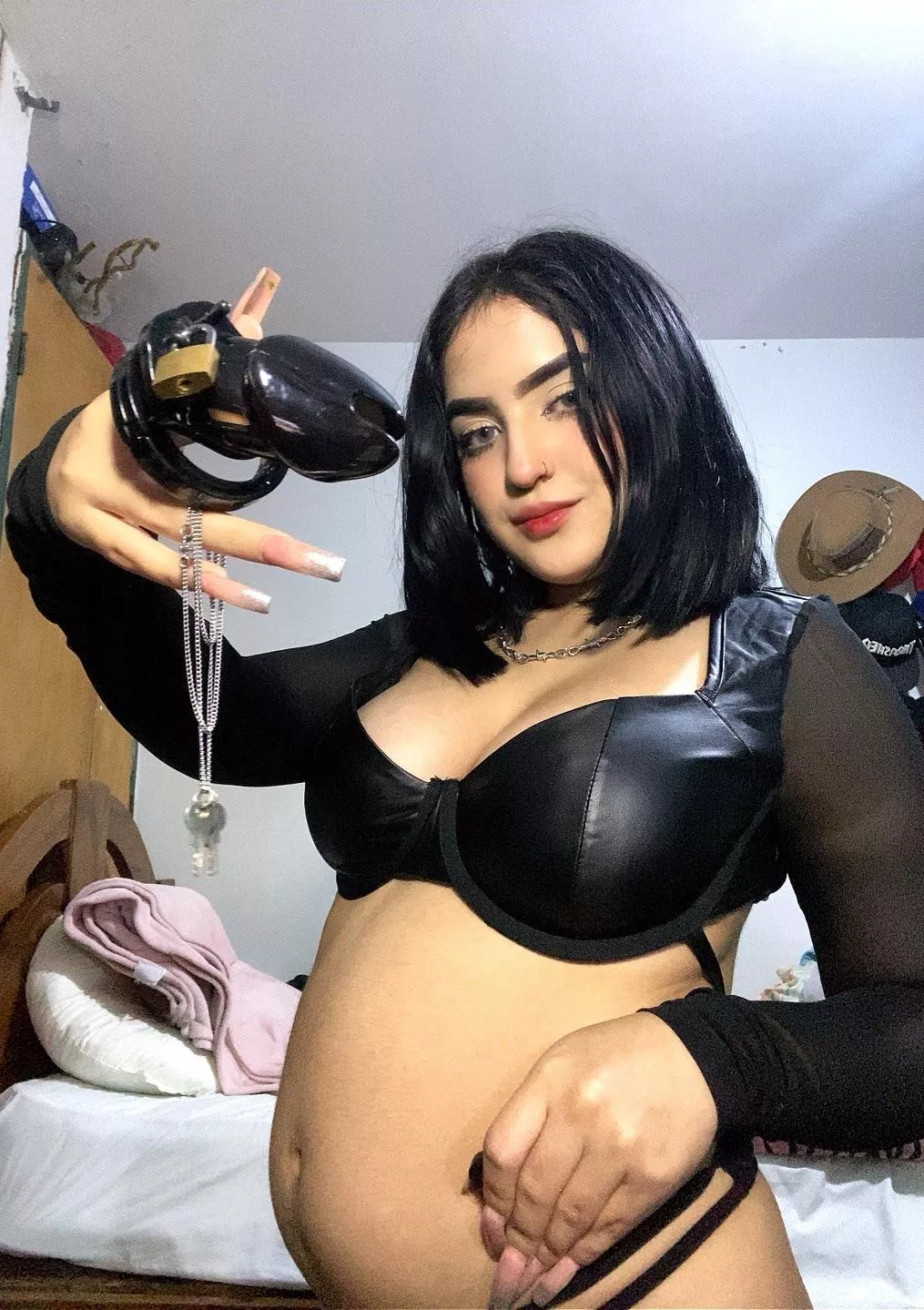 Want to have a preggo mistress? 