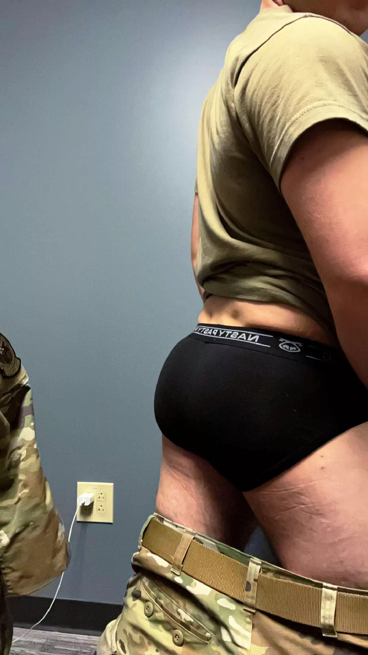 Who is bending me over in the office?😈🐷 [26]