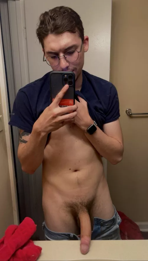 Who wants to celebrate my birthday with me ? 😈