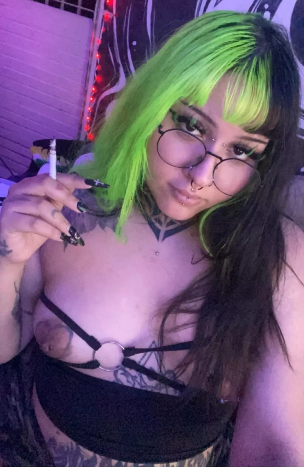 Would you smoke with me and play with my Tits?