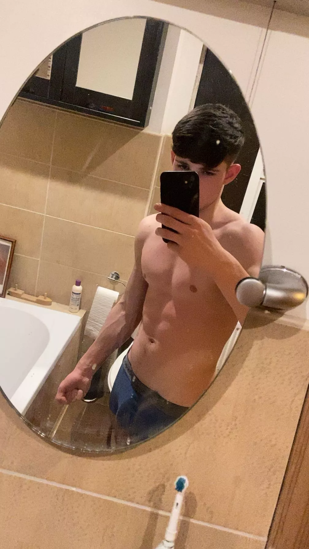 [20] need a hung gym bro like me