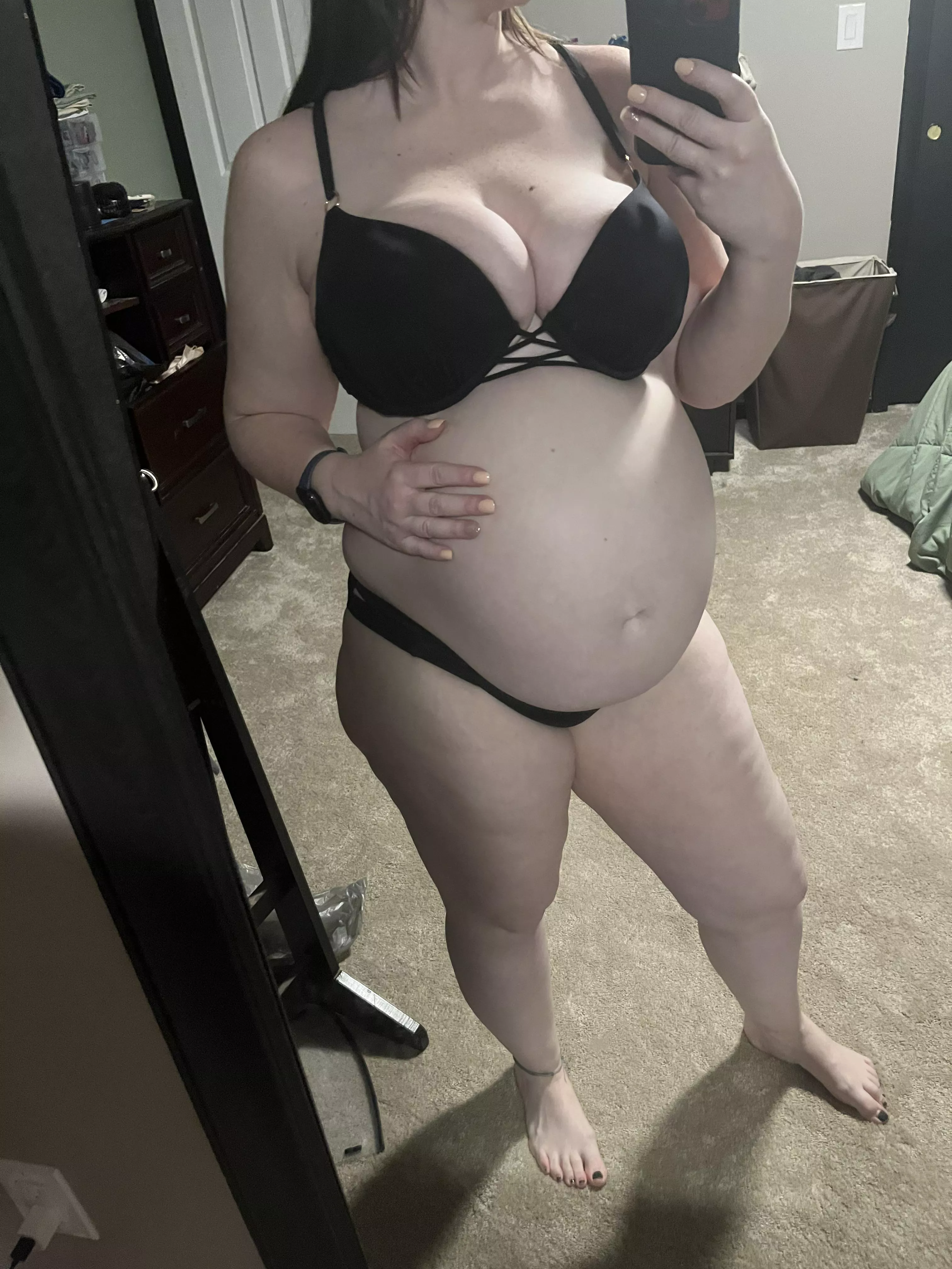 26 weeks pregnant with twins! How’s my body look in a bikini?