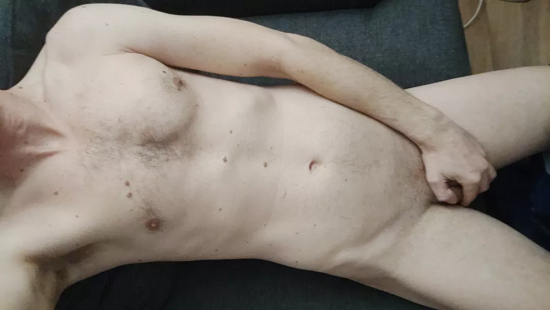 39m dad. BWC. Looking for younger slim twink jerkbro for trade. Sc janmiraj39 