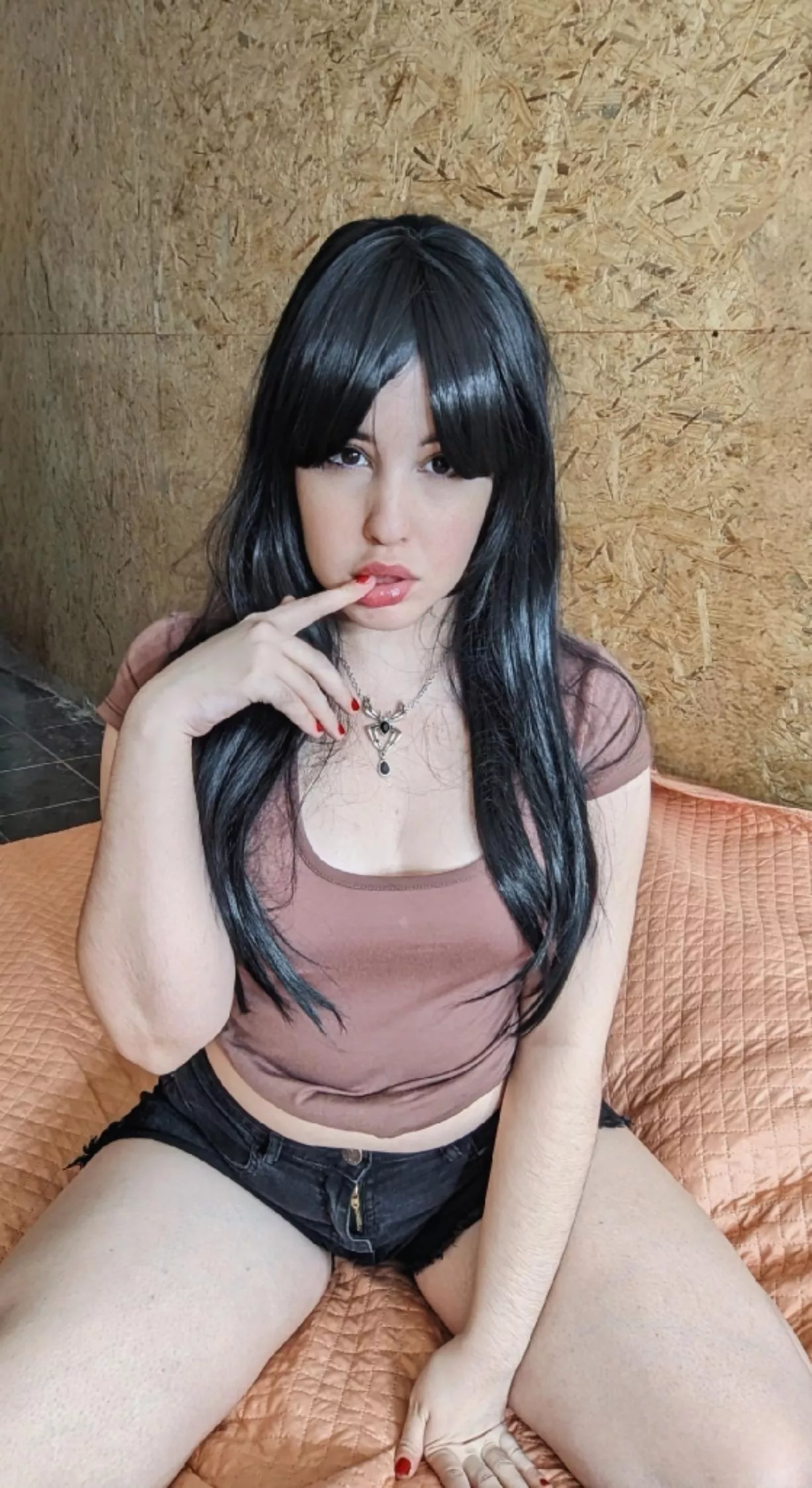 A Latina looking to entertain you 