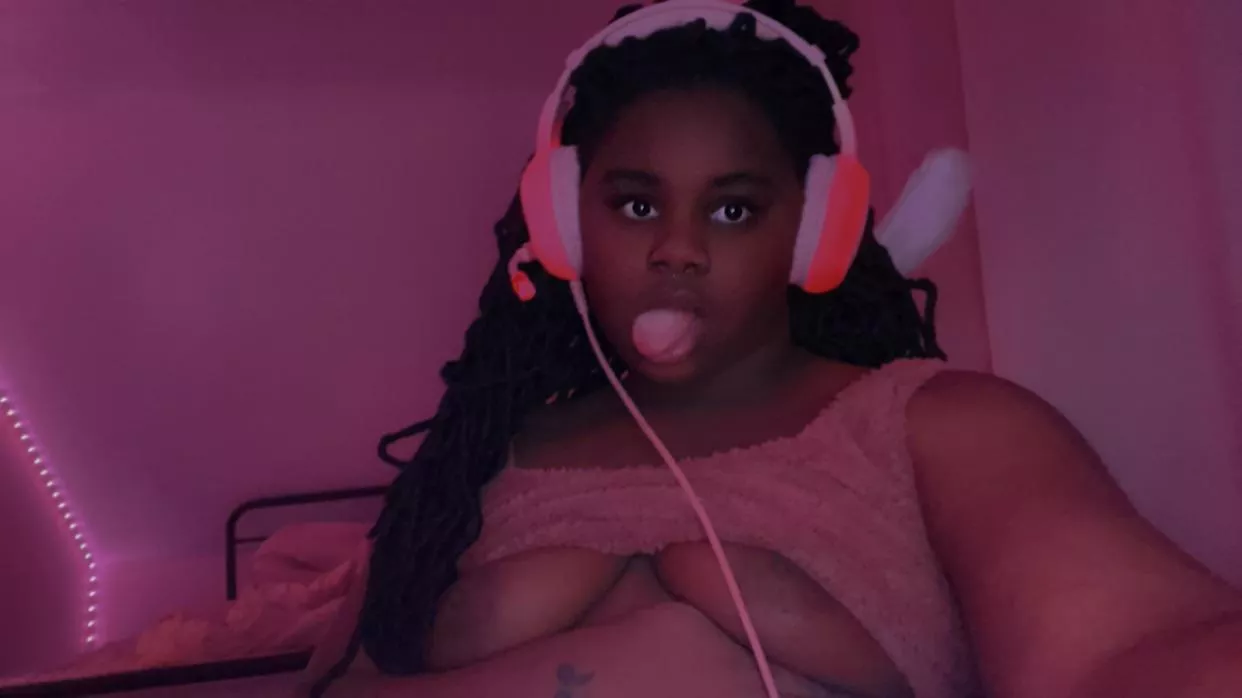 Adopt a slave daughter to use and abuse (me) 🙈