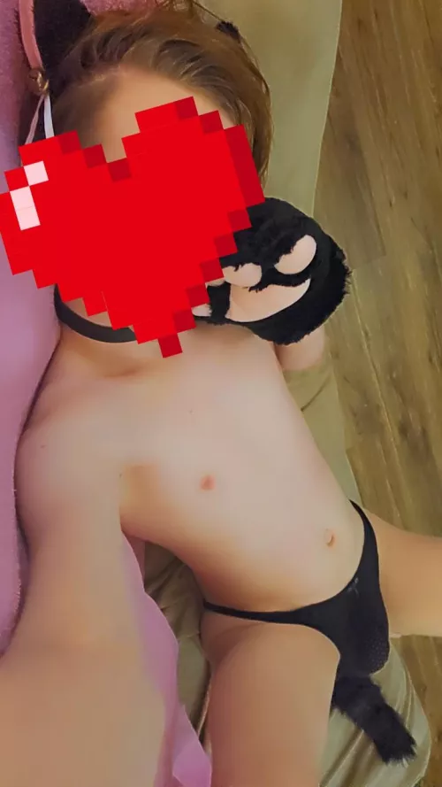 Behing a lil cutie😜