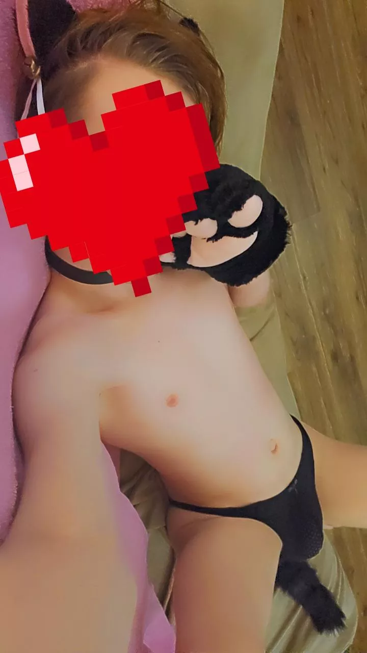 Behing a lil cutie😜