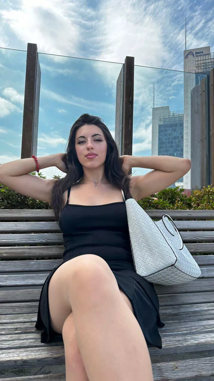 black dress n chill vibes, come get me babe F19