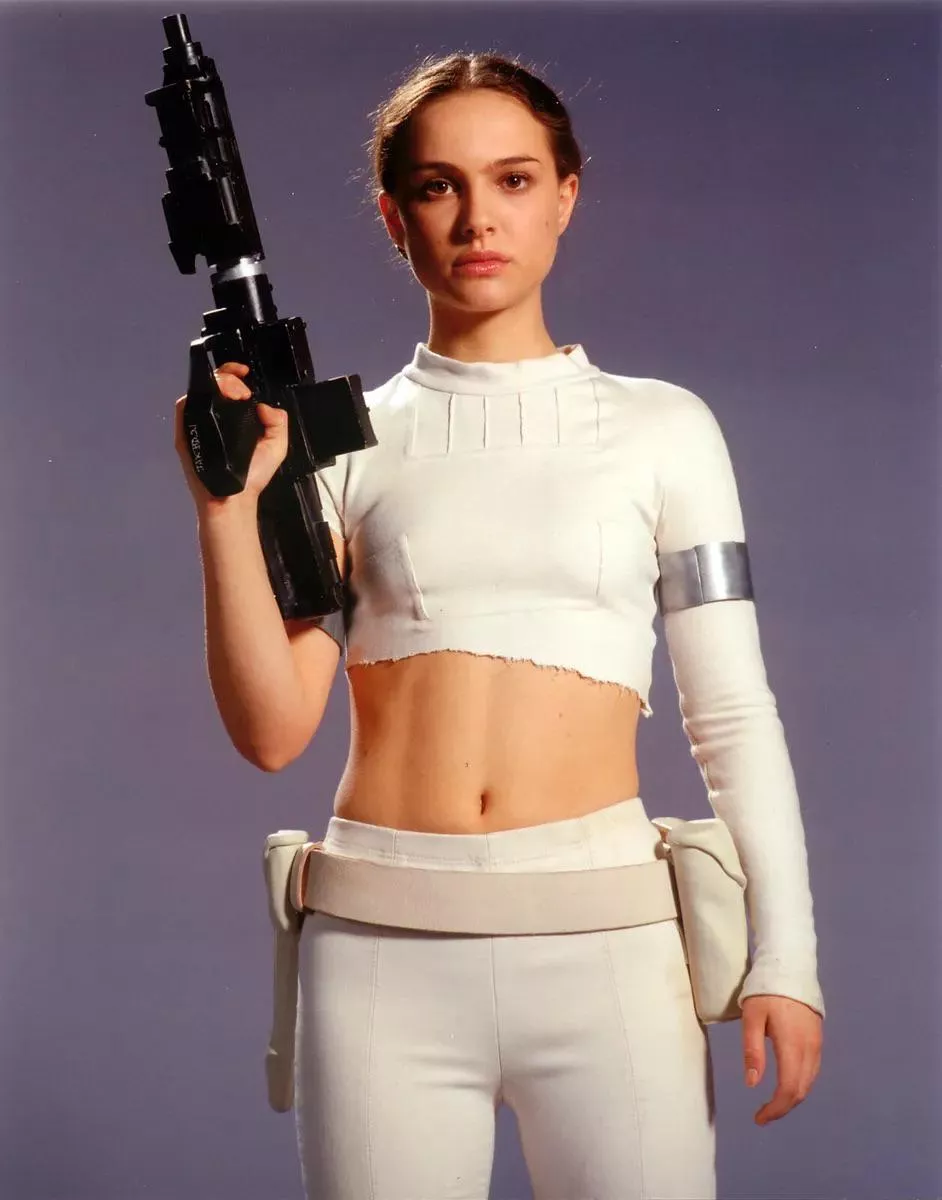 Can anyone send me their best Padme images to jerk off to? (Unknown)