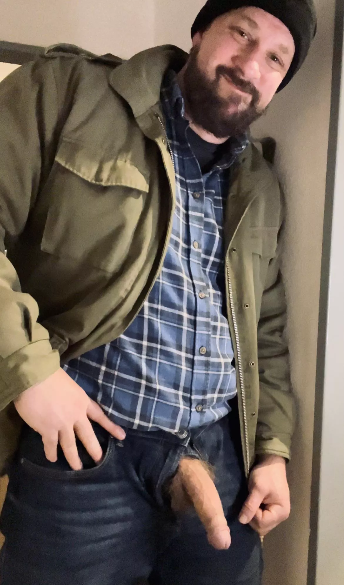 Coming home after a hard day of work . Let’s have a cozy evening together. 