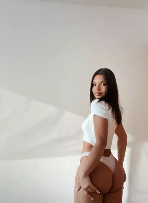 Comment your age if we fuckin ;) (18f)