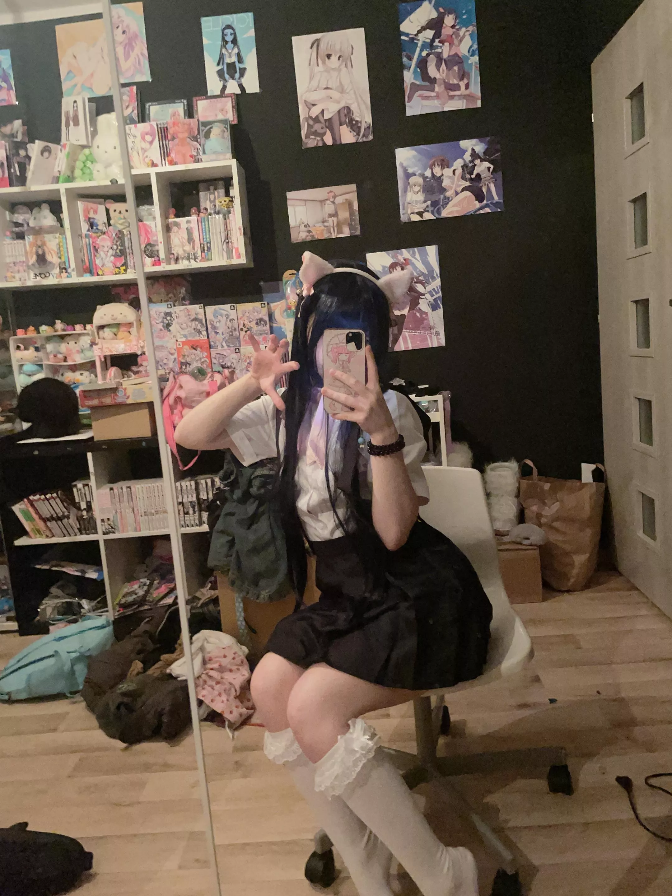 Cute kitties scratches feel the best hehe