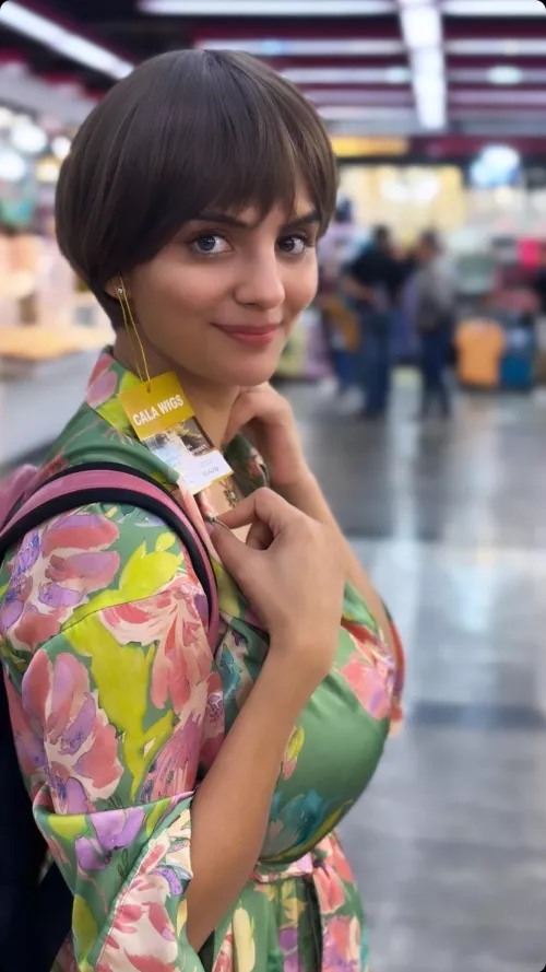 Different wigs, same bust