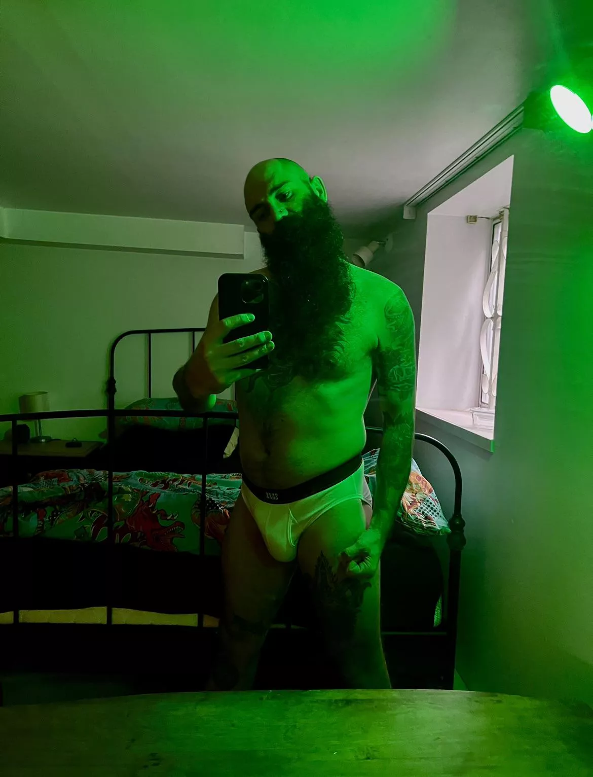 Does this lighting make me look shreksy