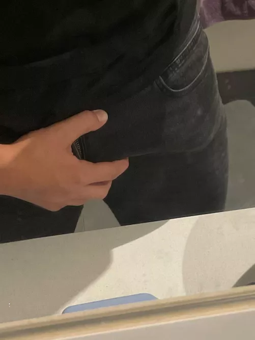 even shows through jeans 🤫