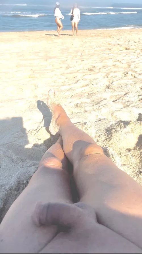 Friendly smiles on the beach 