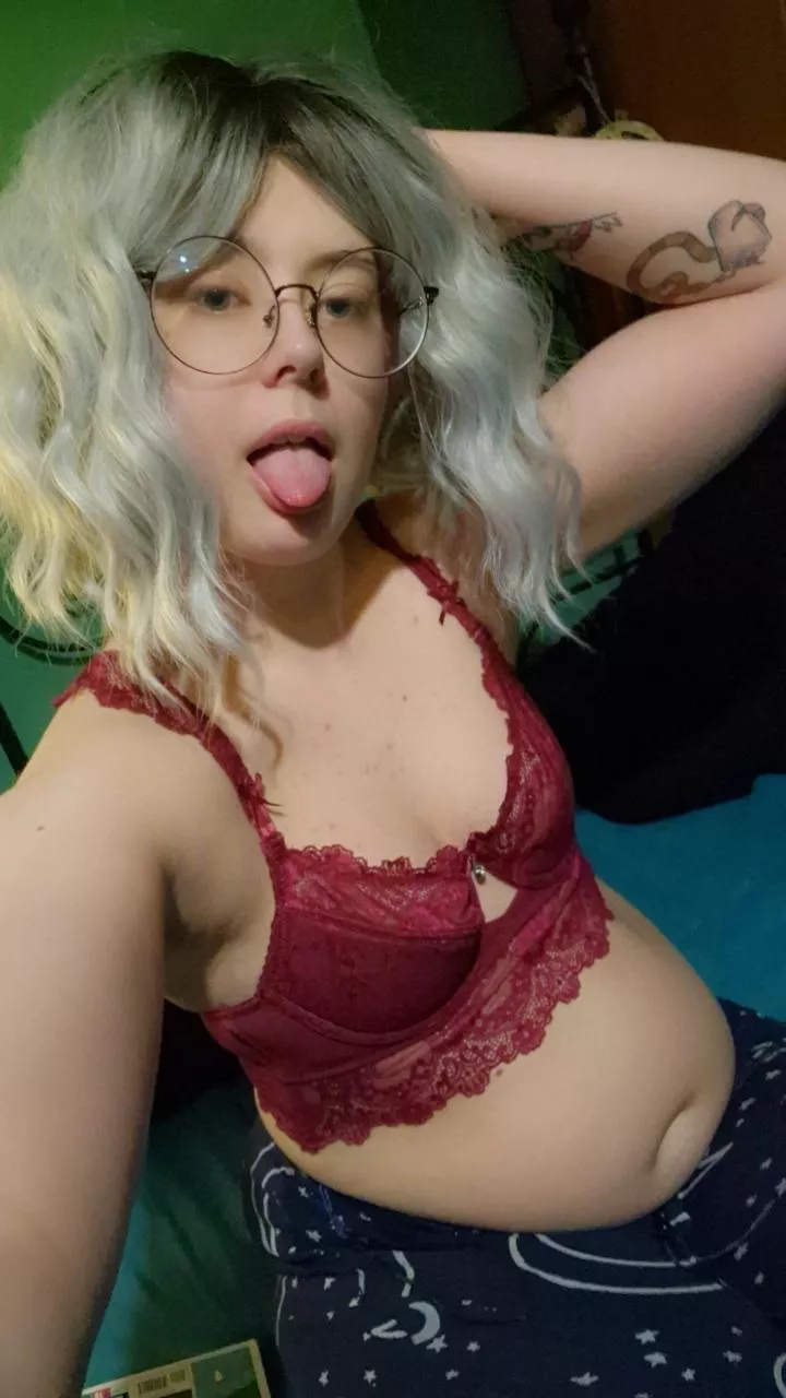 from a week ago, look at that tummy~