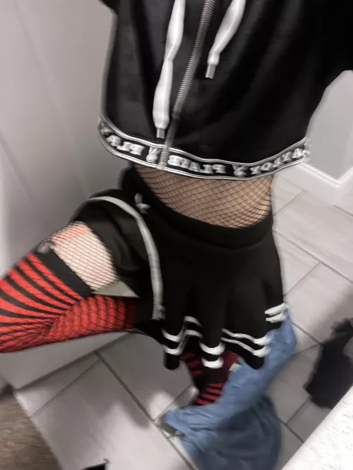 Hey, I’m new here :3