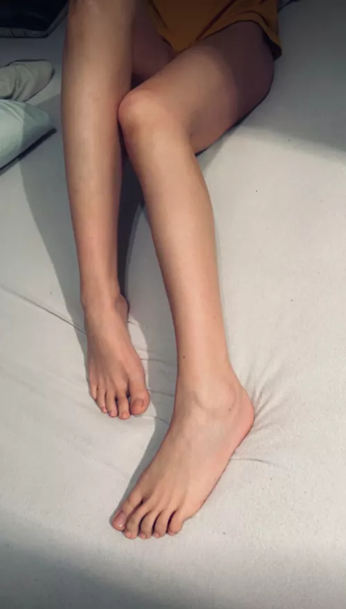 Hi! I'm a post-op Trans girl! Here are my feet