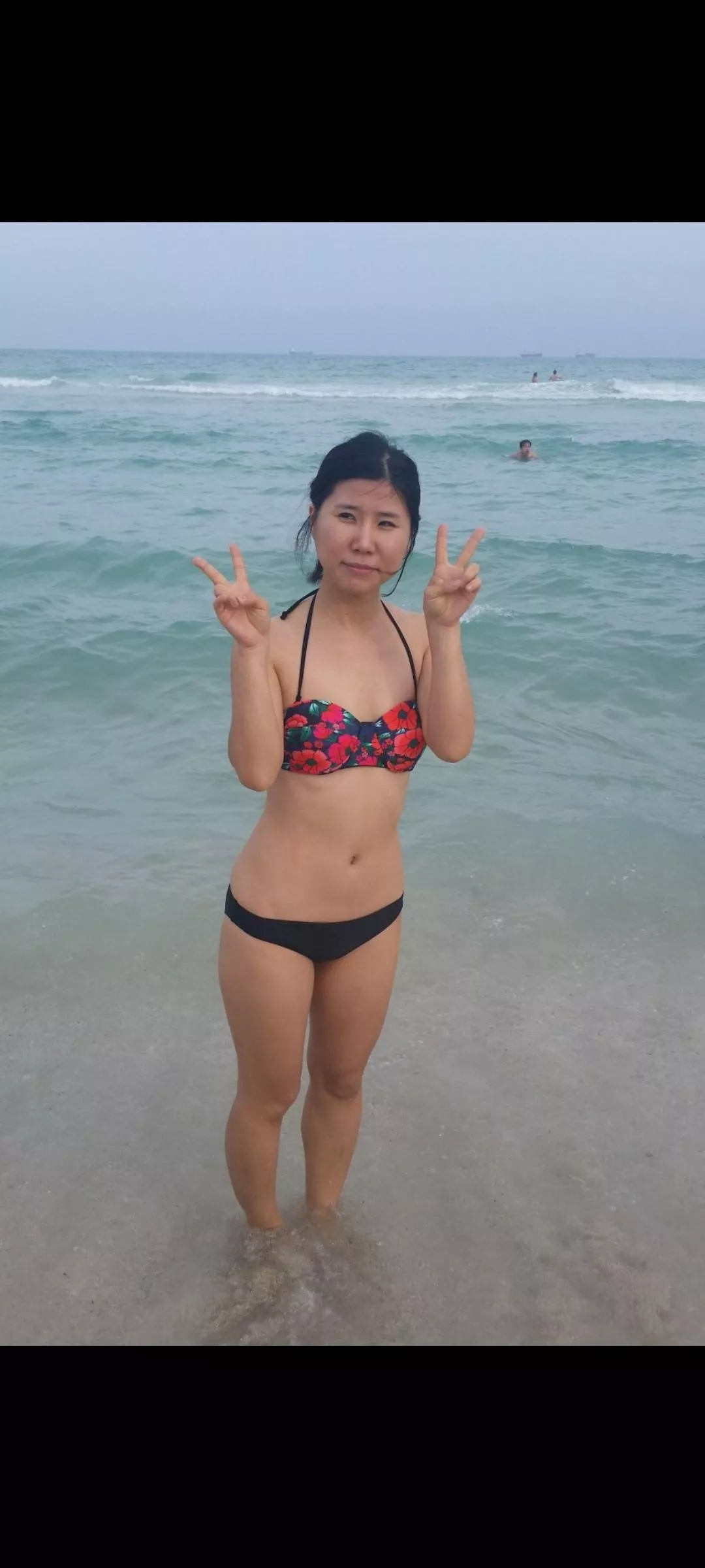 Hung guys want to tell me what they would do with my gf? She loves gentle hung guys