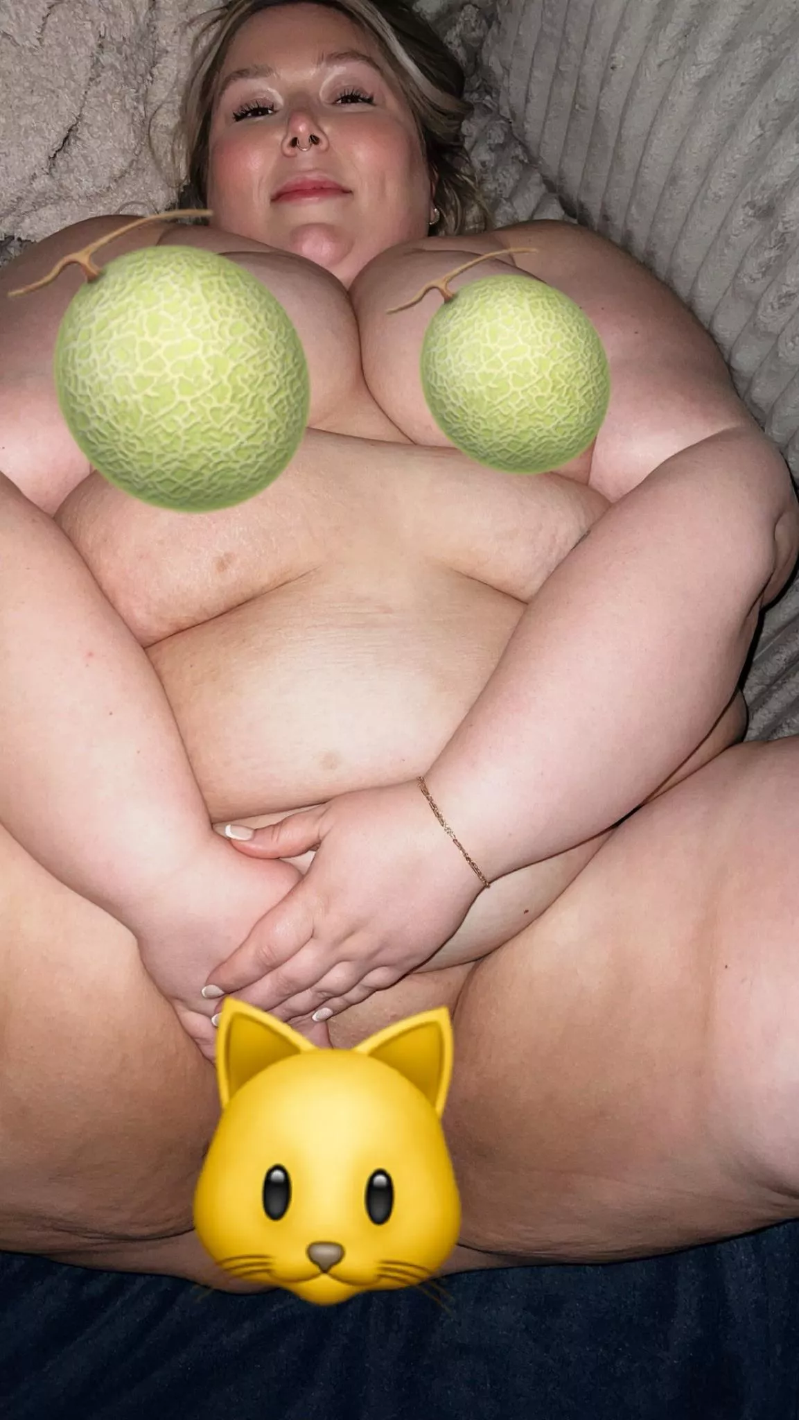 I bet you would love to see what’s under the emojis 🥵