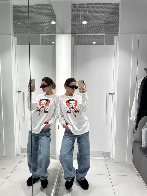 I take pictures in almost every mirror