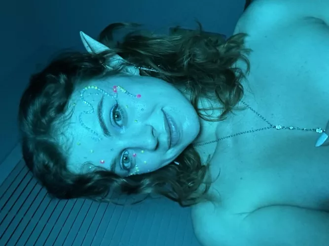 Lets dress up and do naughty fae things together 🧚🏻‍♀️