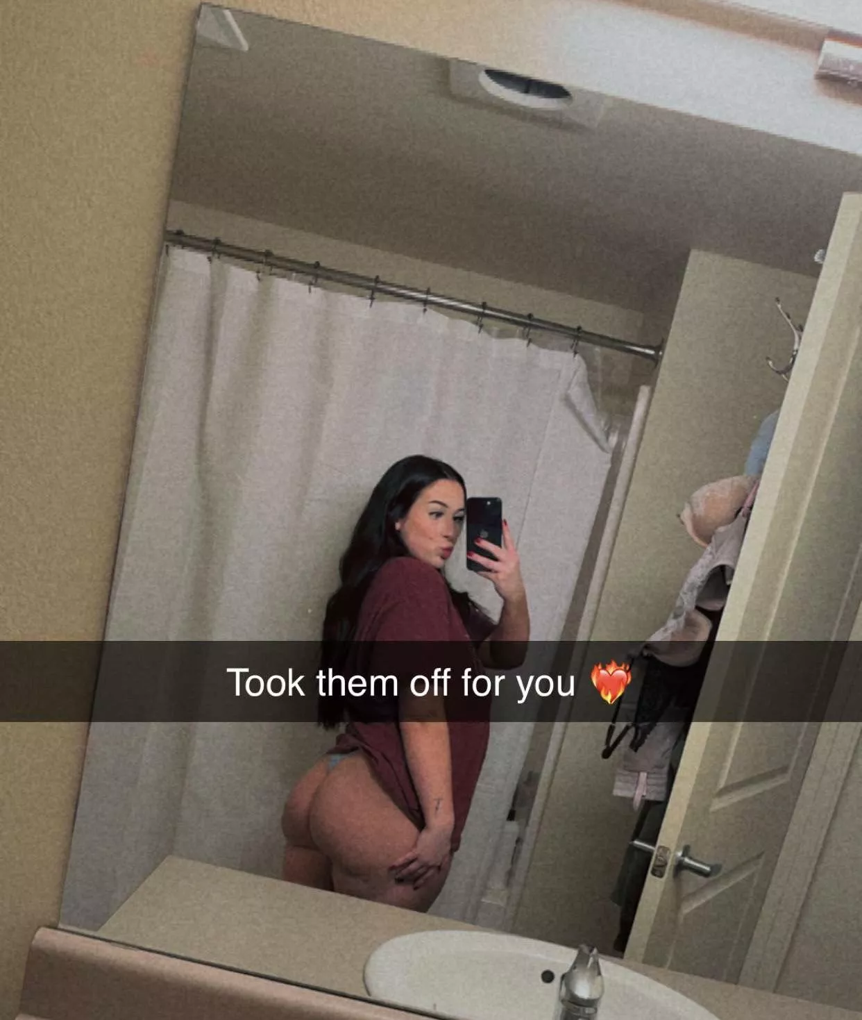 Let’s get naked and cum together baby!💋💦 My Onlyfans link is below so message me and I’ll make your cock hard!🍆