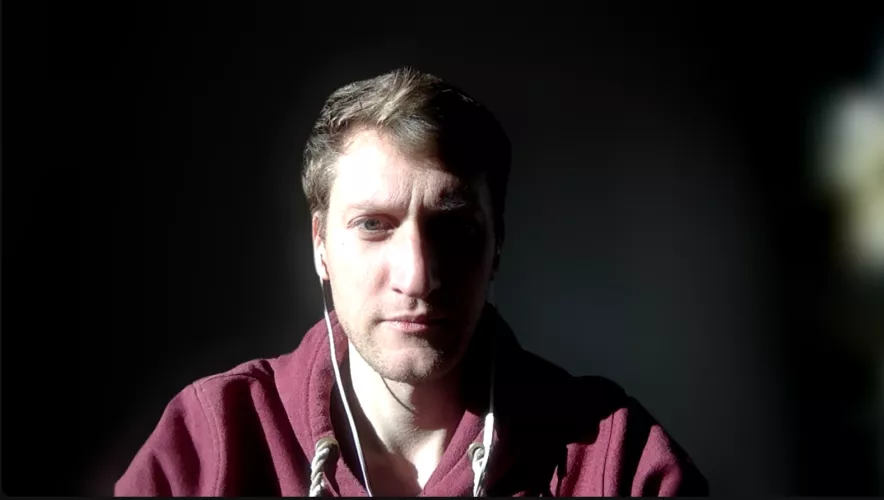 Light and shadow play - took a screenshot during the zoom call 😆