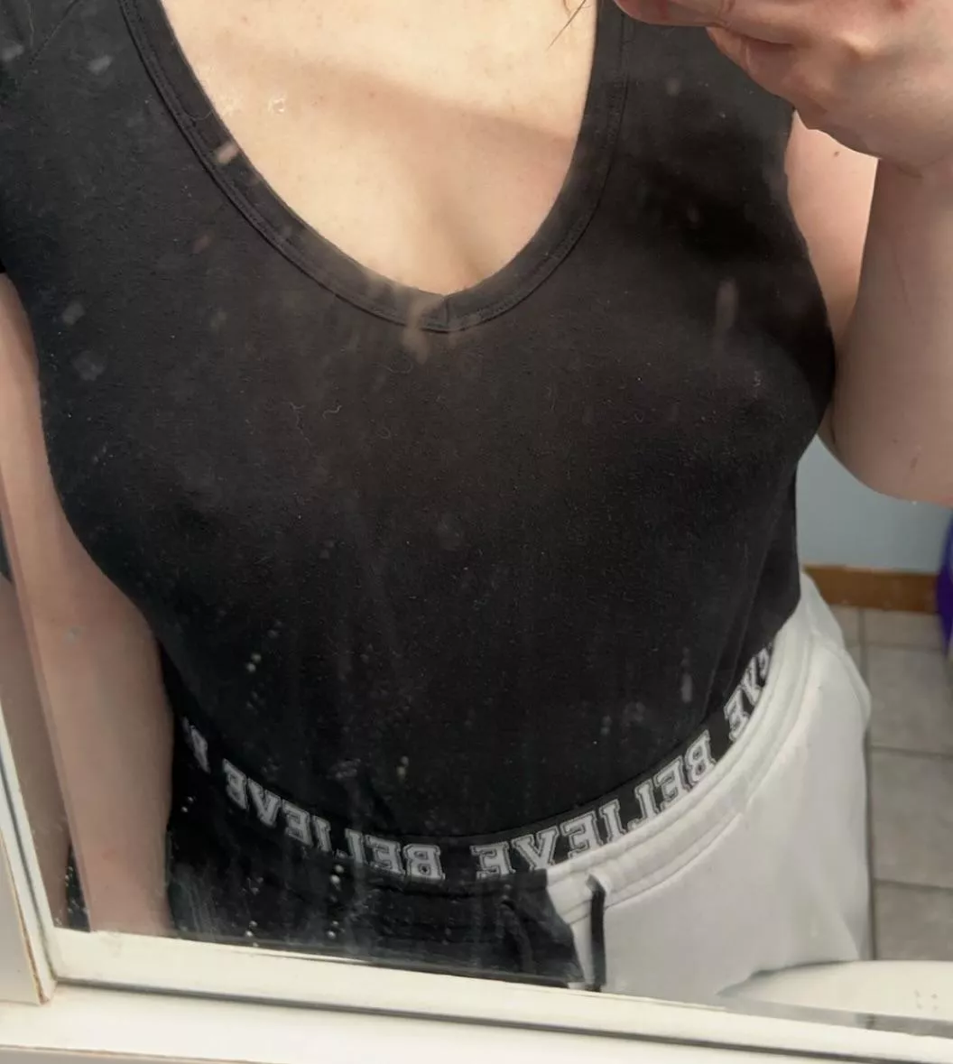 My mirror is so dirty.