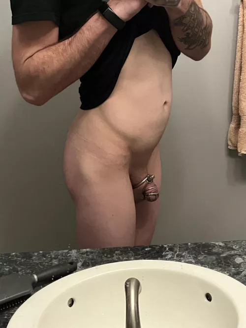 Question. Should it be small enough to the point that it’s uncomfortable at first? I can be comfortably tucked into this cage for weeks and wondering if I should downsize