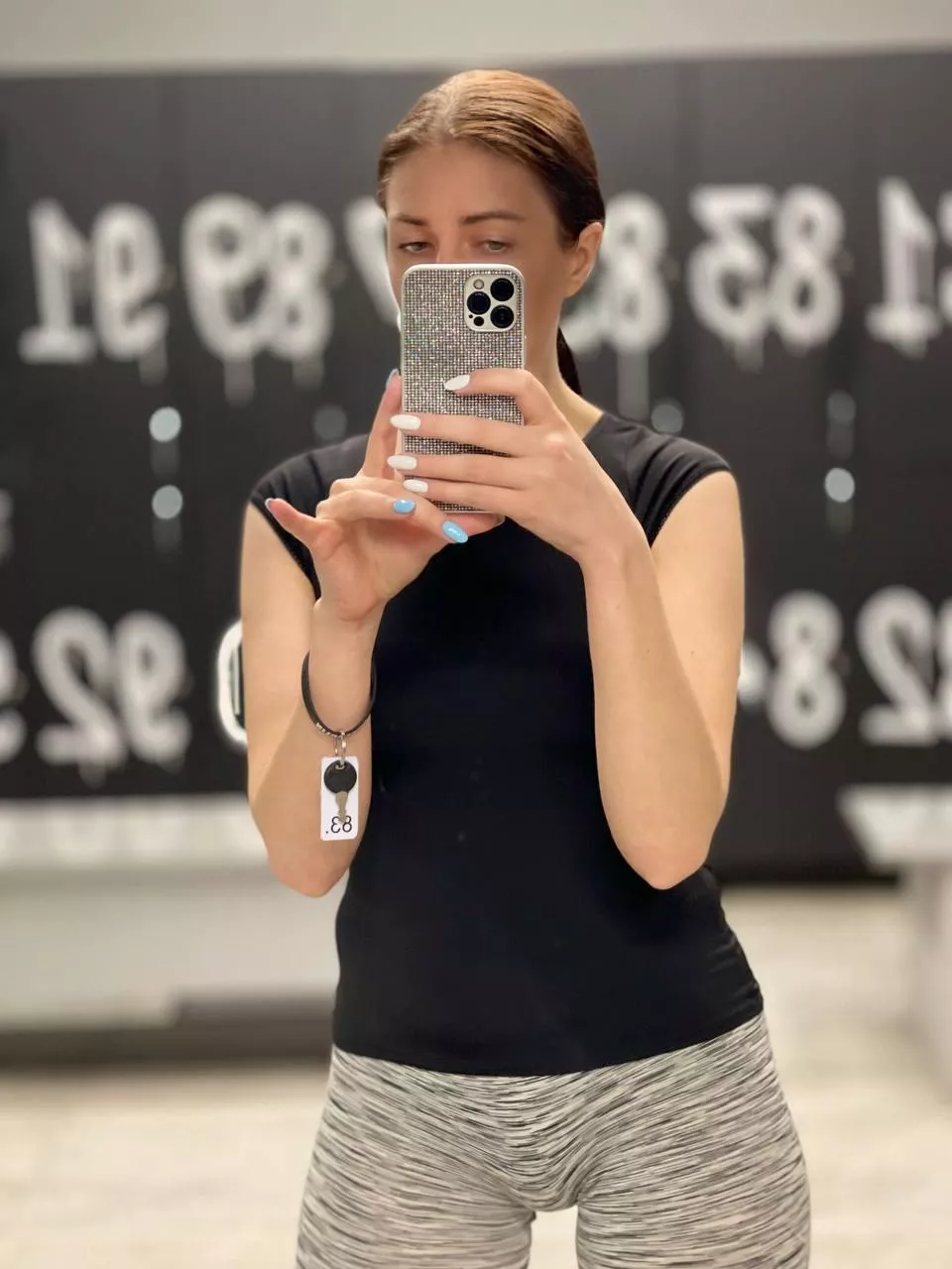 Saturday's workout and another mirror you can't pass by without a photo😅
