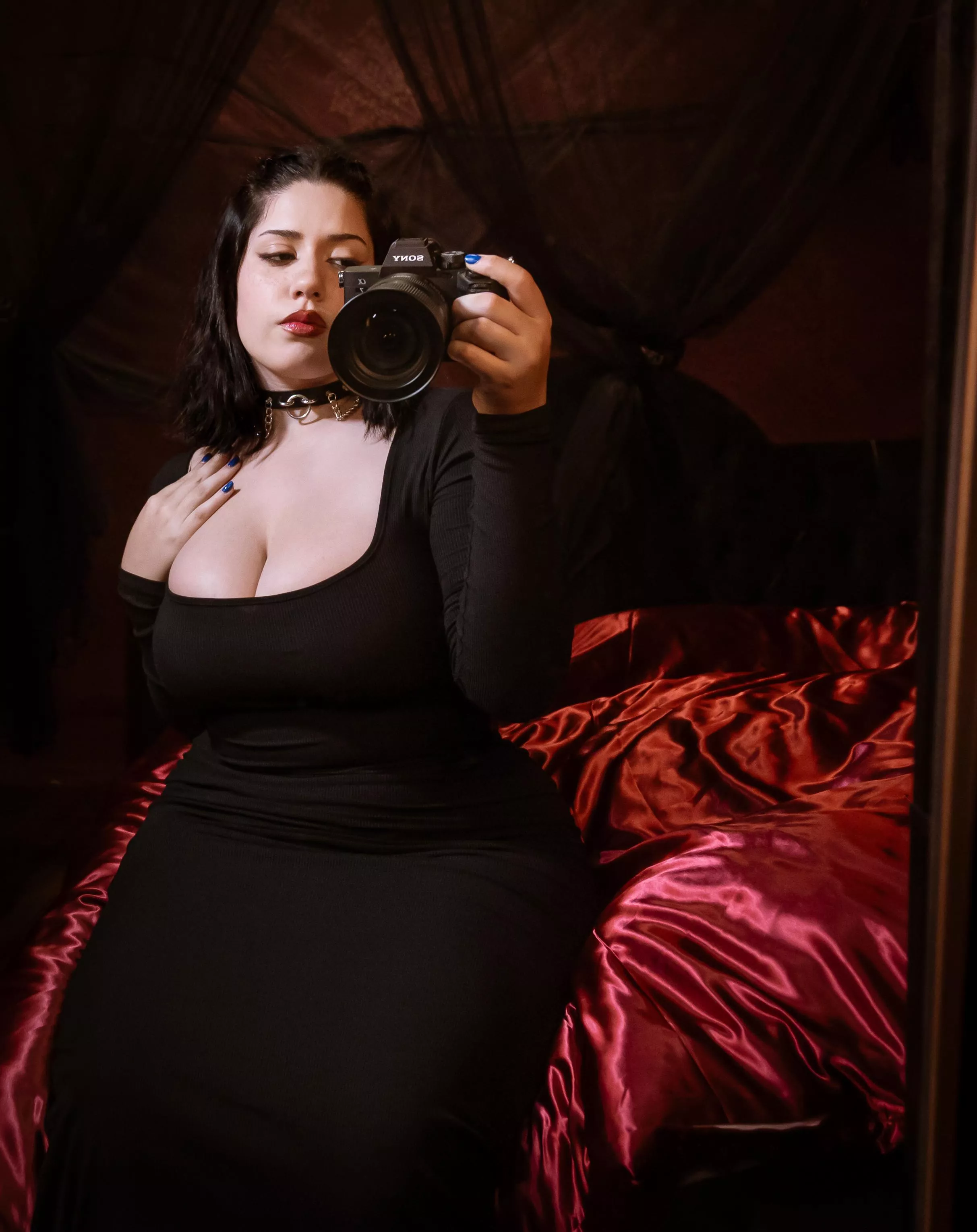 This dress fits me so well I might just cum to my own reflection :P