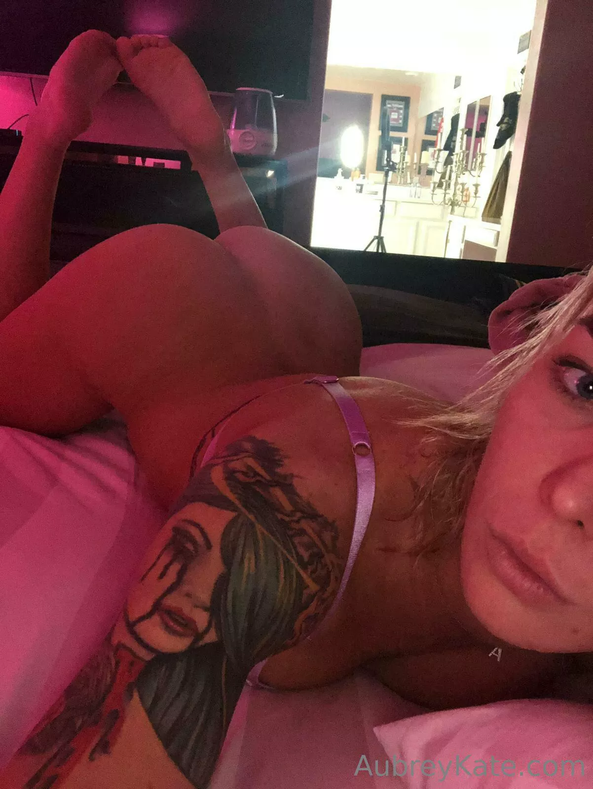 Wanna take a bite outta this juicy peach?