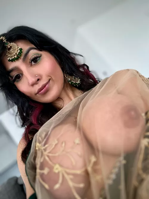 Want some mango lassi? 🇵🇰 [F]