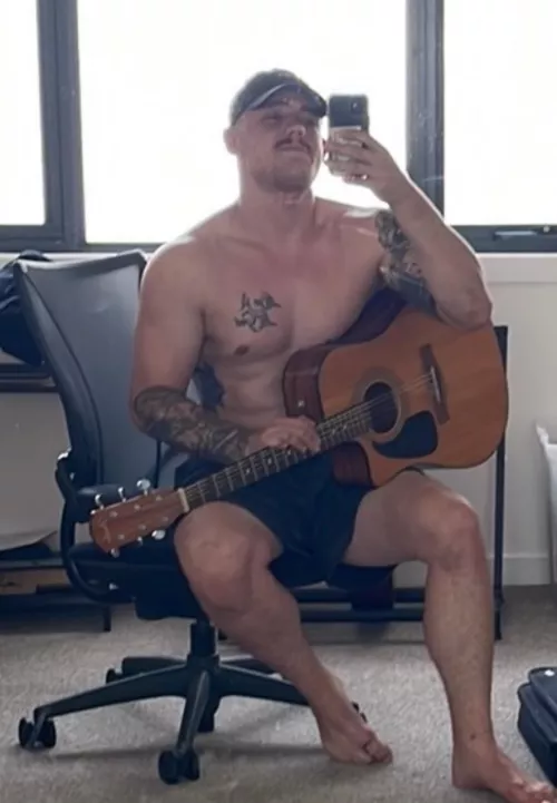 What song can I serenade you with? [M] [31]