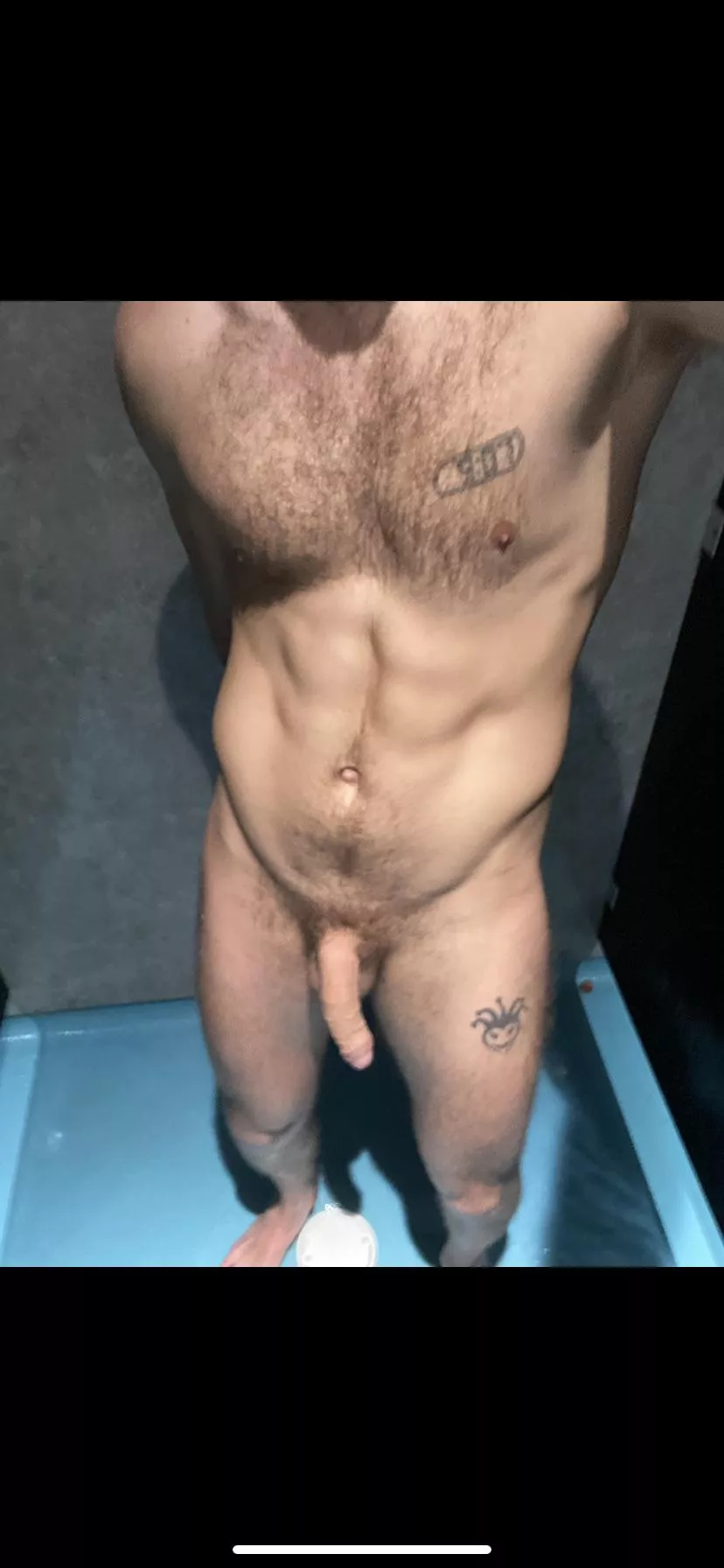 What the gym bros in the locker room get to see