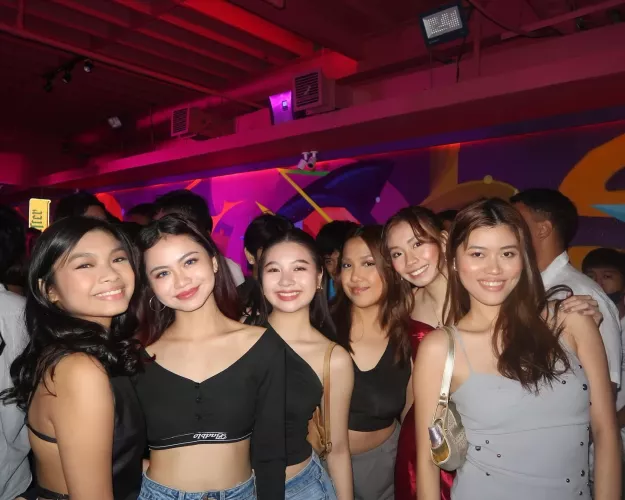 Which party gal you takin back for all night fucking