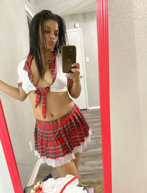 Your favourite ebony schoolgirl just tells you hi..☺️