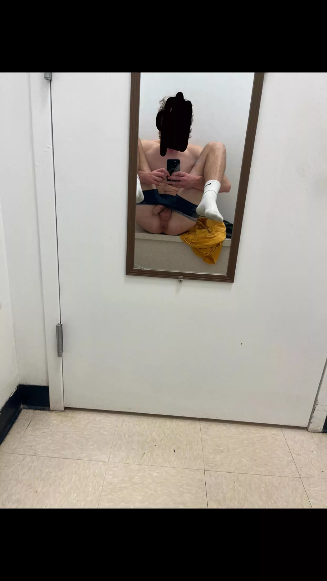 18m us in the fitting room 