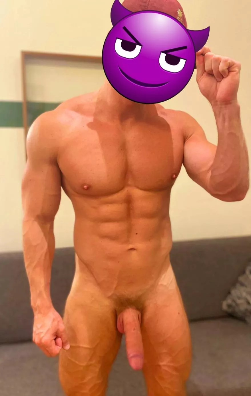 (36) Need someone to worship my BWC 😈