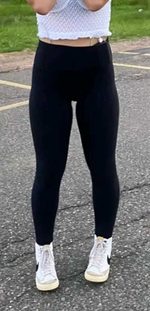 Black leggings and sexy legs