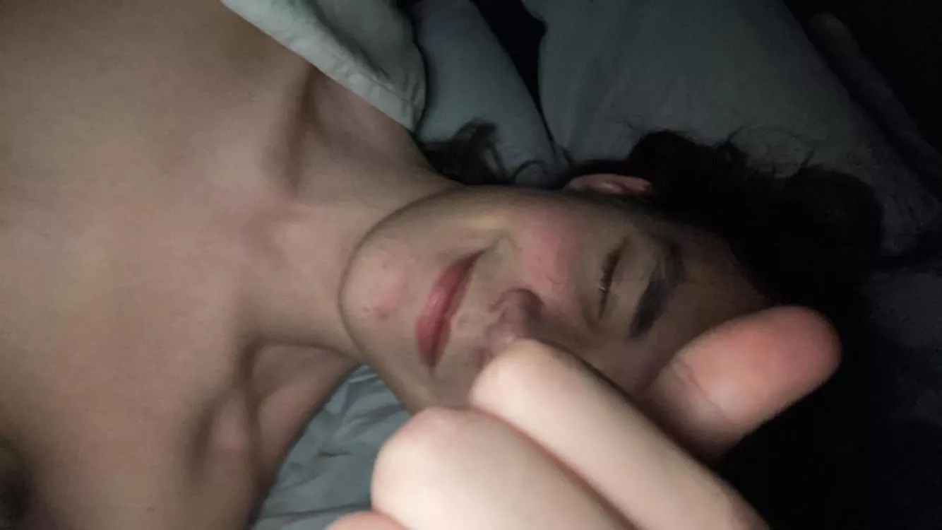 Bored asf, looking to snap