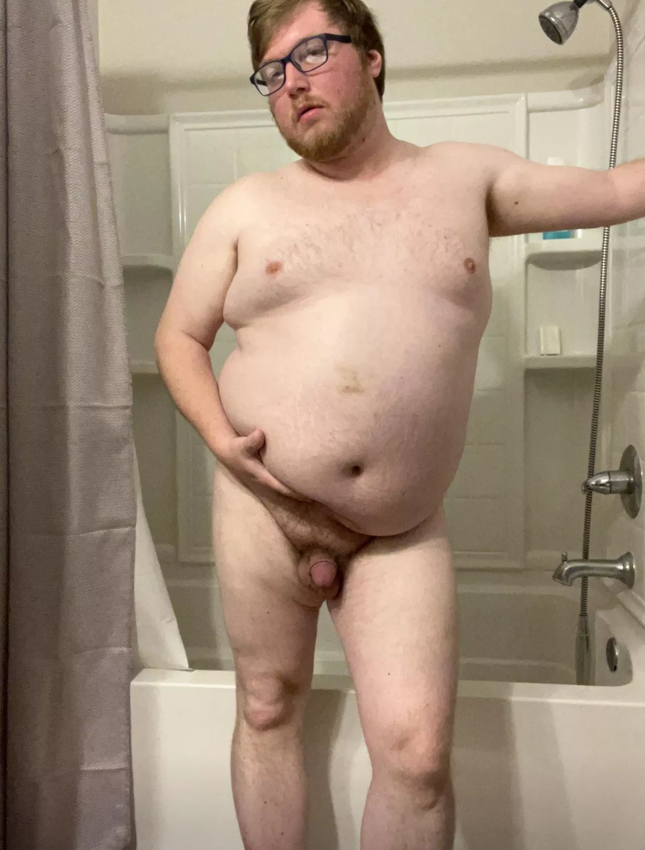 Chubby belly bottom with a small cock ❤️