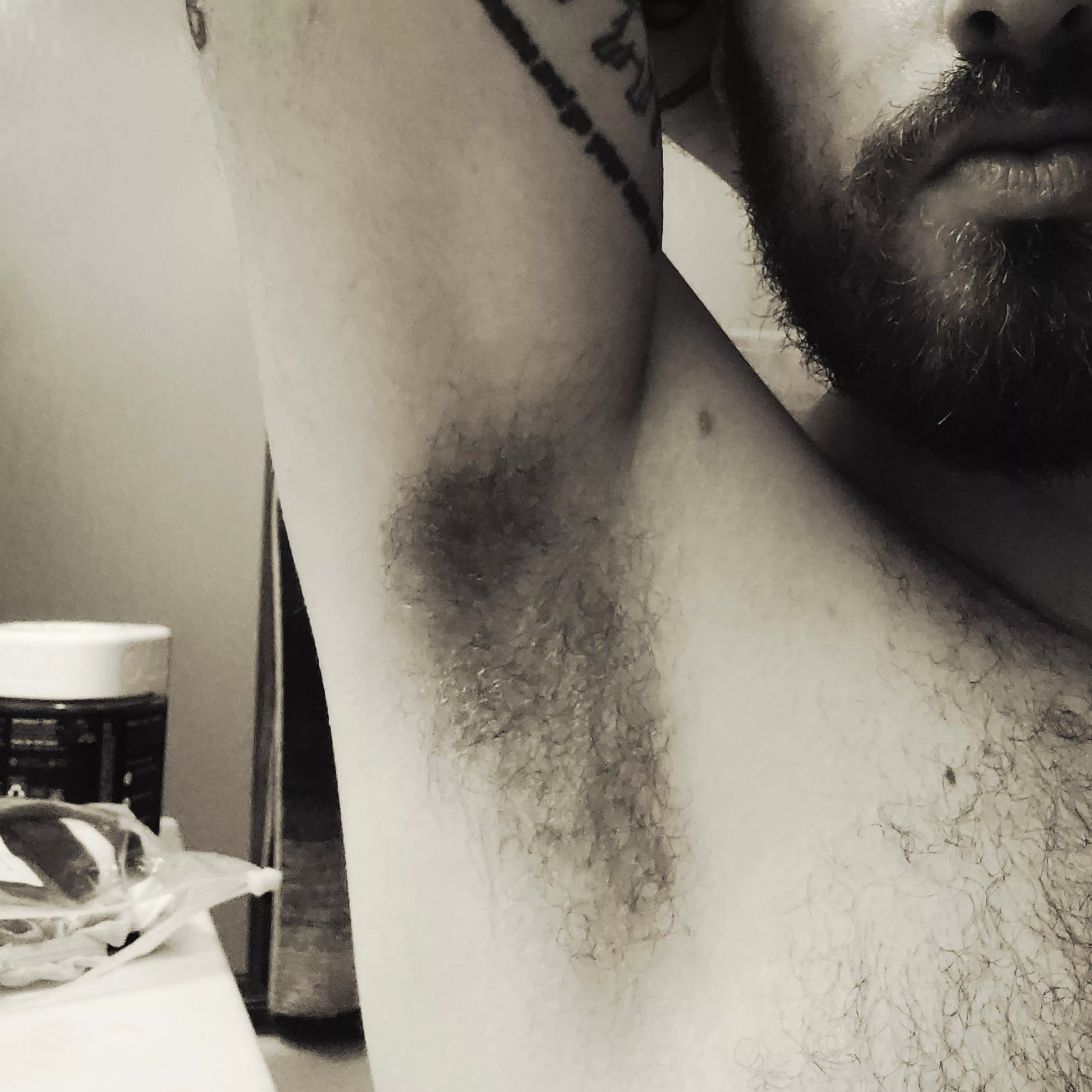 Come sniff Daddys pits