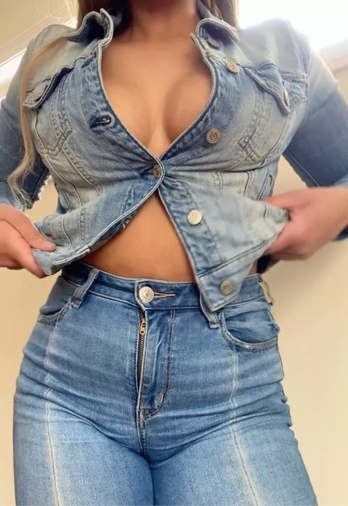 Feeling bold in double denim, what’s your opinion? 