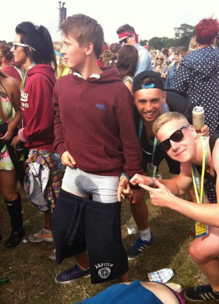 Guys expose their friend’s pee-soaked undies 😈