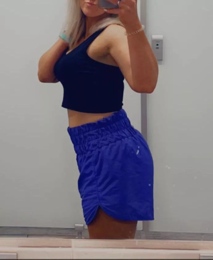 Happy Sunday! 💋today only💋 let this southern milf give you a topless[rate] for only $15! Buy any of the premade [vid]s for a special price! Or let me make you a custom one! I also offer [gfe] and more!